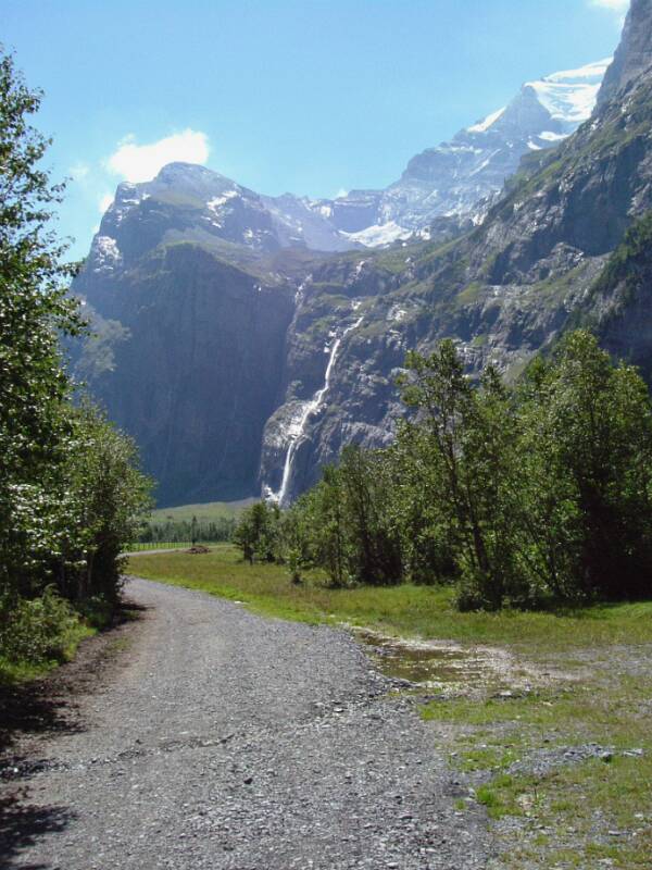 2003_0803LoetshcenPass0005