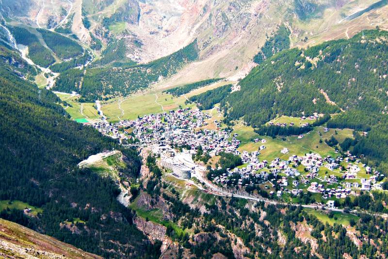 Saas Fee vom Hoehenweg aus