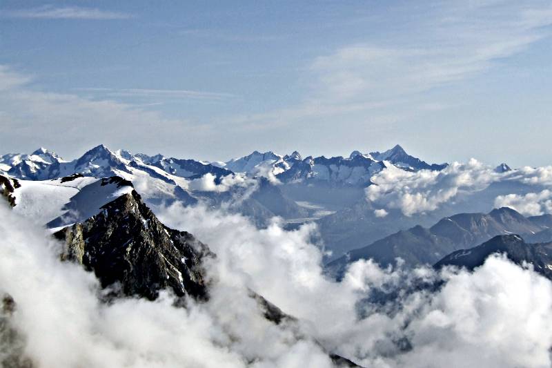 Blick vom Weissmies in die Richtung Berner Alpen