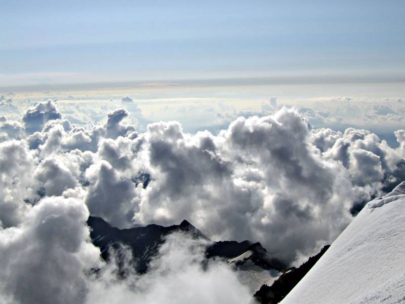 Die Wolken vom Weissmies aus