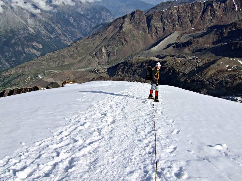 Nordwestgrat von Weissmies. Hohsaas und Kreuzboden im Hintergrund.