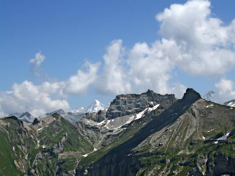 Wahrscheinlich Eiger und Bundstock zu sehen