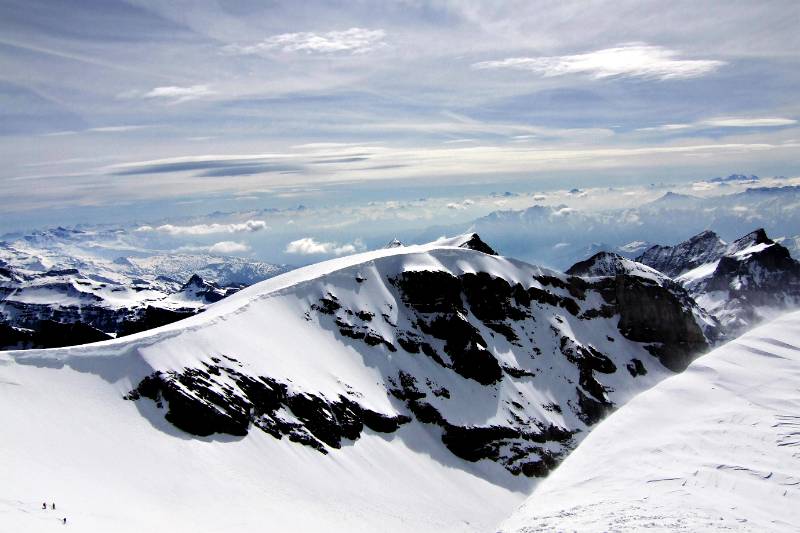 Blick vom Gipfel: Glarner Toedi vorne