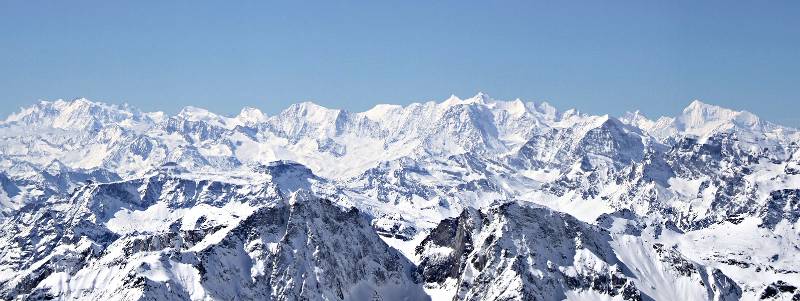 Von Monte Rosa bis Weisshorn. Blick vom Basodino (Skitour Basodino 2006)