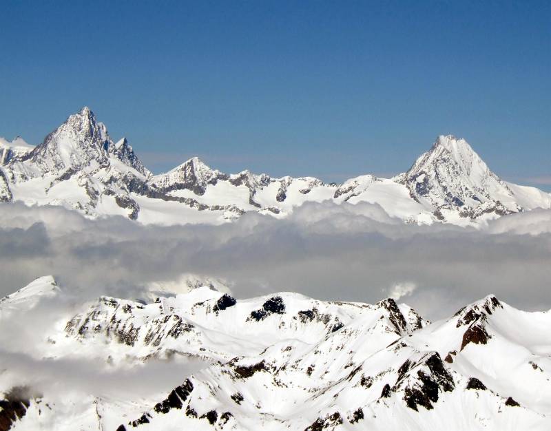 Finsteraarhorn und Schreckhorn