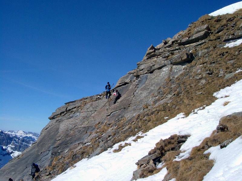 Die letzten ~100m muessen zu Fuss ueber die Felsen bewaeltigt werden