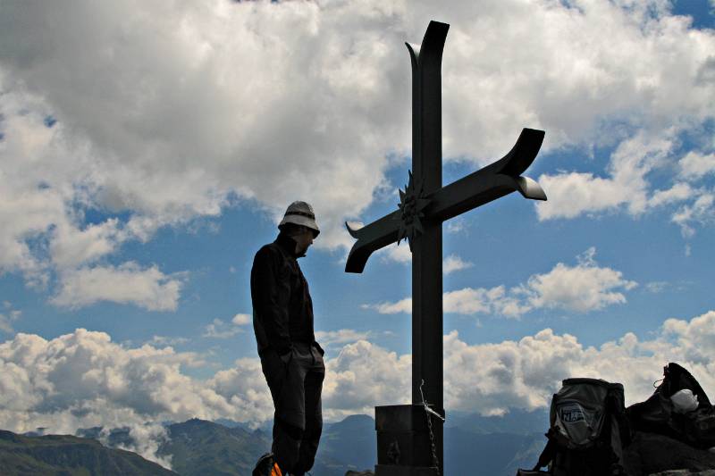 Gipfelkreuz von Vorder Glaernish