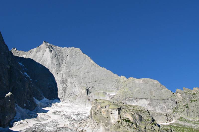 Was sonst noch, P.Badile. Der Grat vorne im Alpenfuehrer ist bezeichnet