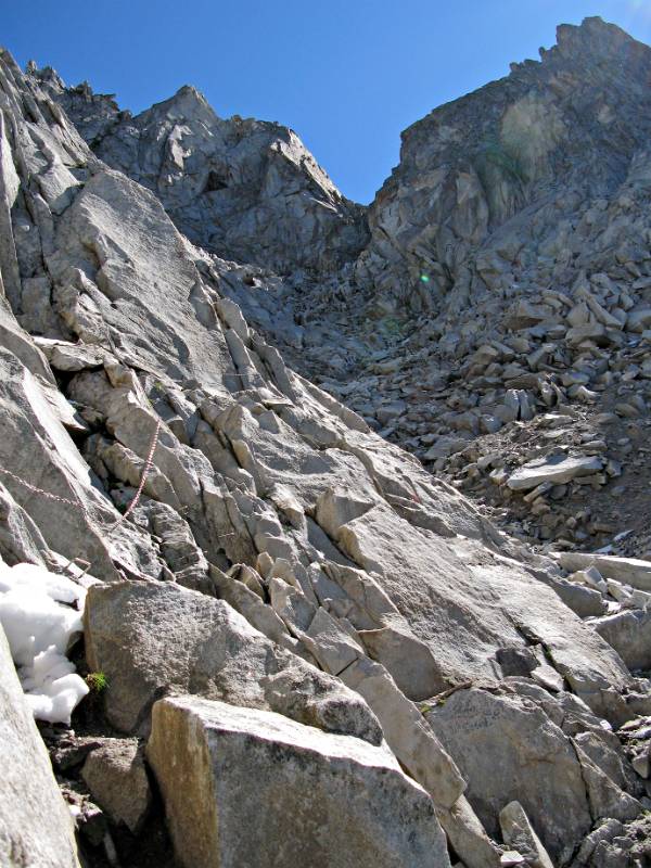 Die Route geht auf der linken Seite des Couloirs