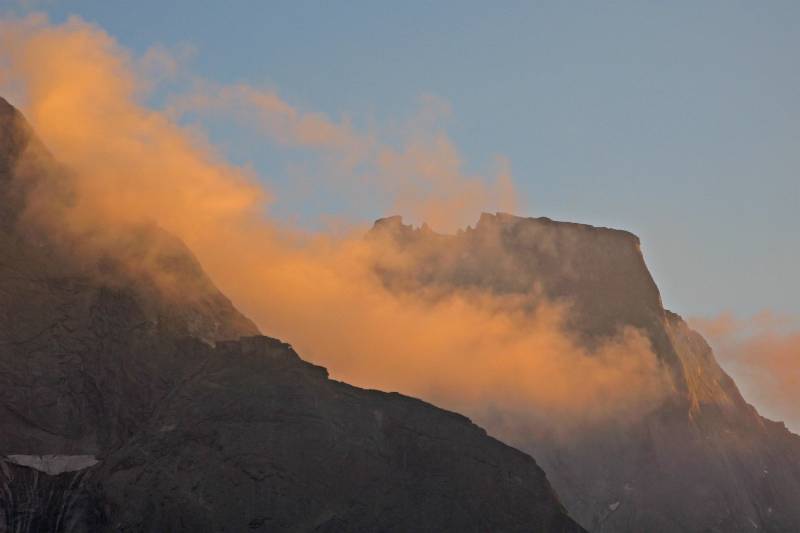 Die tiefen Wolken am abend