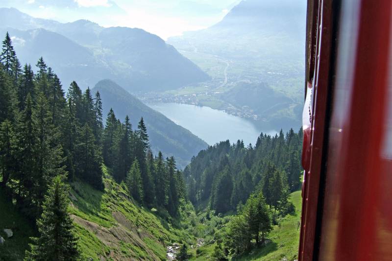 Bequem mit der Bahn mit schoenen Aussichten