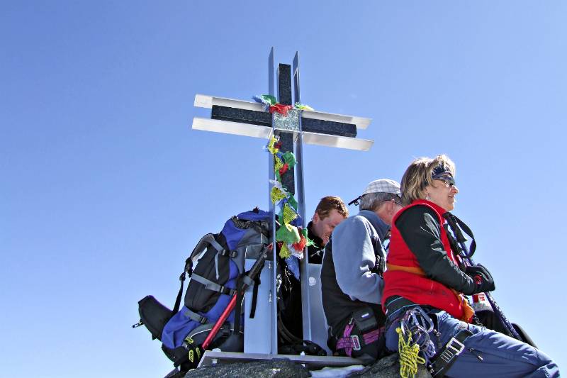 Das schoene Gipfelkreuz