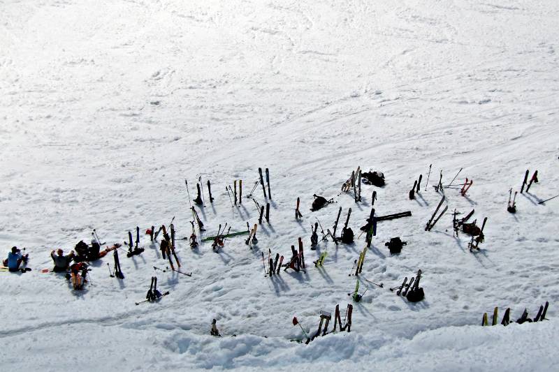 Skidepot bei Bergschrund