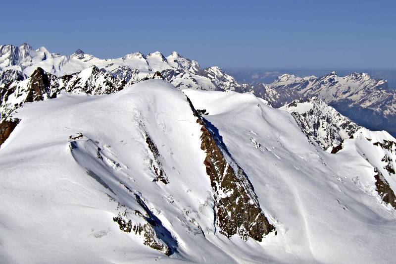 Von links nach rechts, Gwaechtenhorn, Mittler Tierberg, Vorder Tierberg. Im Hintergrund