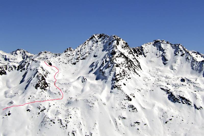 Teil der Route auf Fluela Wisshorn: von Fluelastrasse zur Winterluecke. Blick