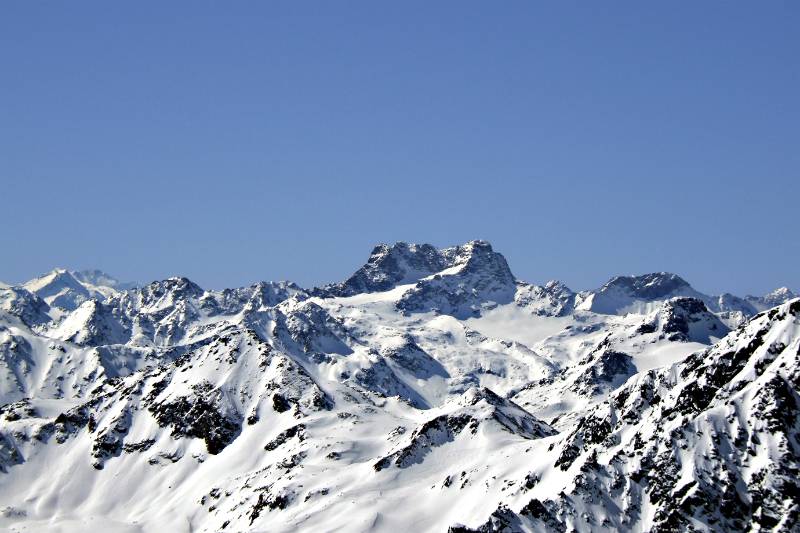 Piz Kesch vom Fluela Wisshorn aus