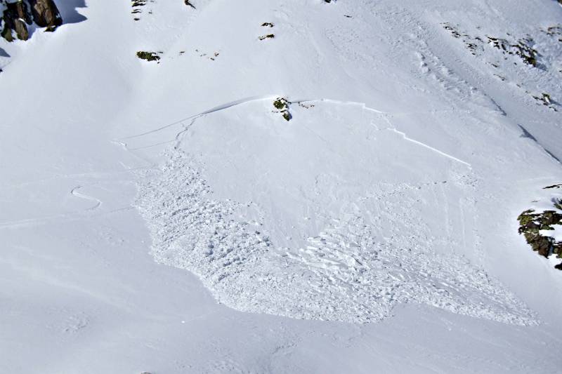 Die Lavine wurde durch Skifahrer ausgeloest