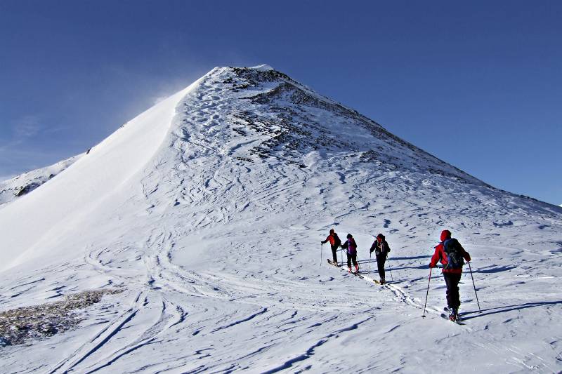 Nicht viel Schnee auf dem Grat