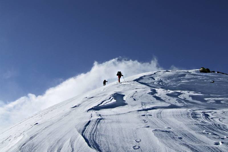 Von Wind geformter Schnee