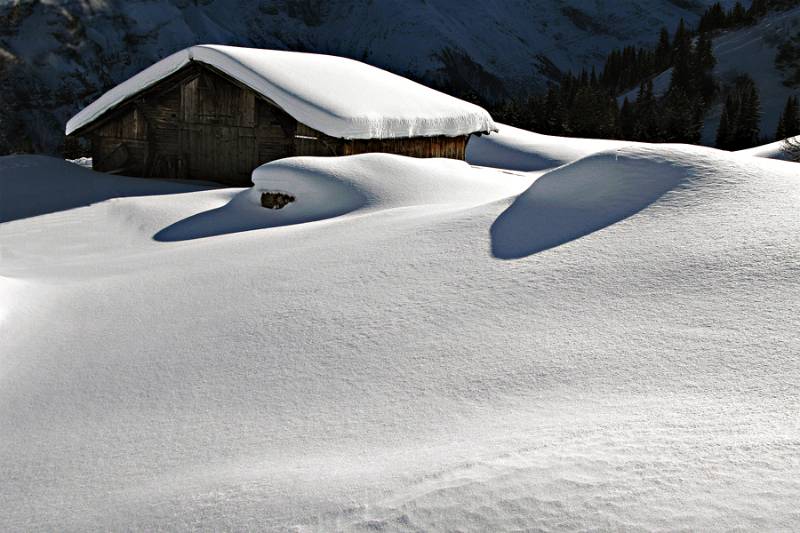 Viel neuer weisser Schnee