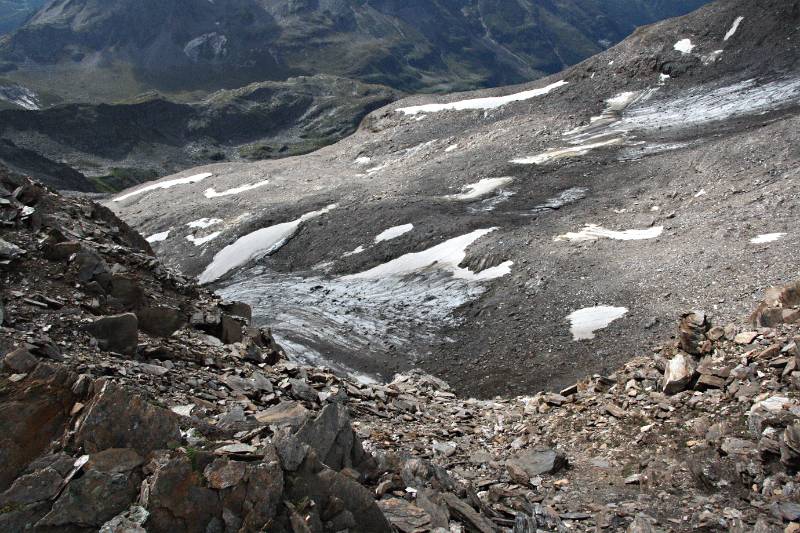 Die Aufstiegsroute vom Strahlgrätpass aus. Man sieht, was aus Turbgletscher geblieben