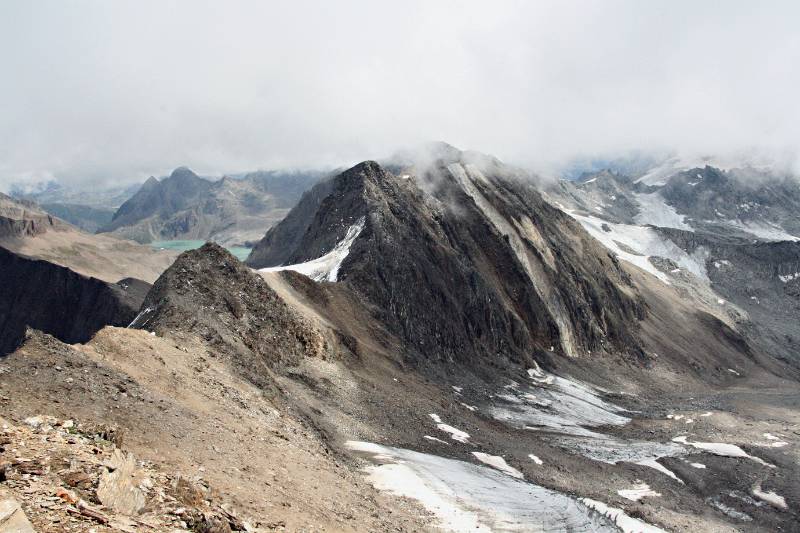 Blick vom Turbhorn auf Strahlgrät und Strahlgrätpass