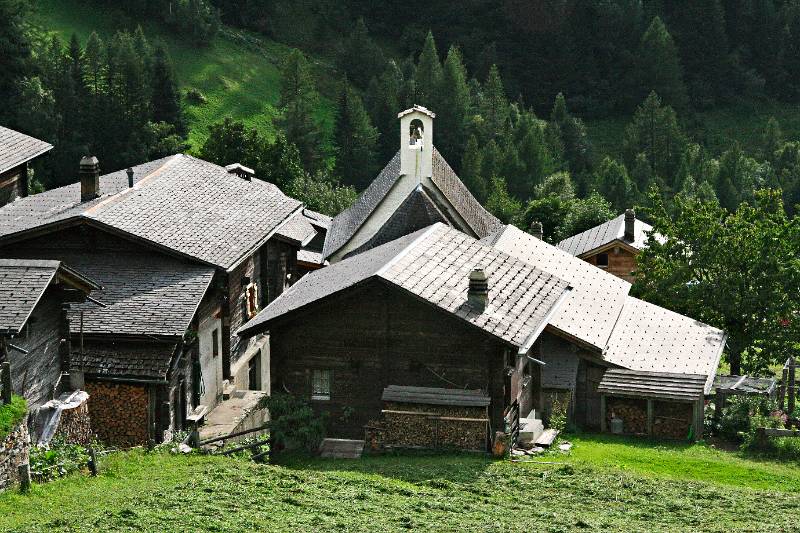 Das schöne, kleine Dorf von Fäld