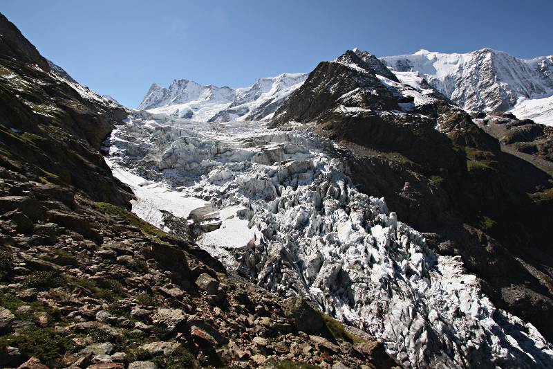 Finsteraarhorn ganz hinten und Obers Ischmeer Gletscher