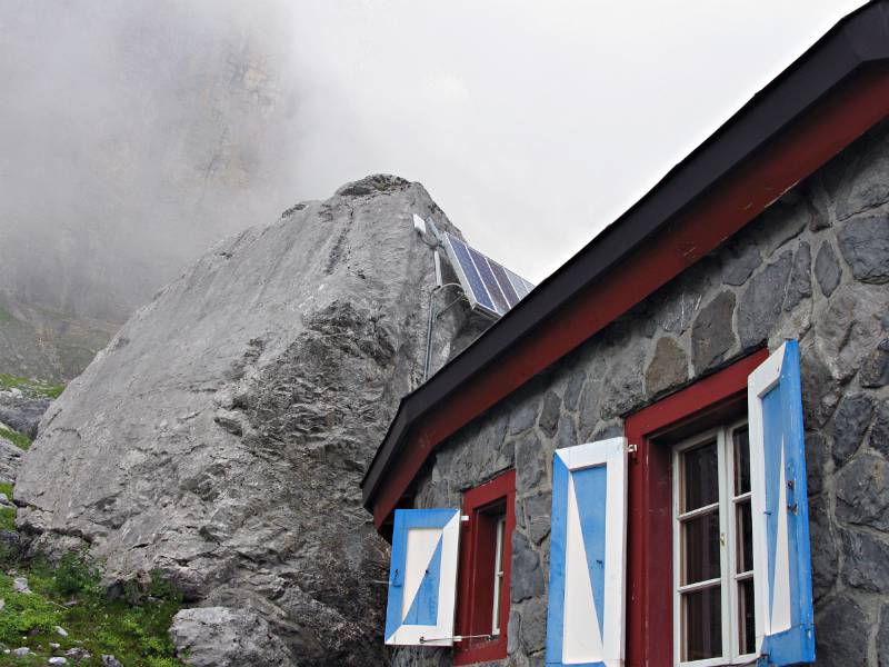 Spannorthütte mit Solarenergie versorgt