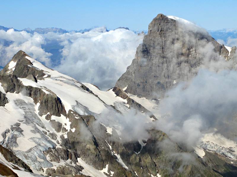 Titlis rechts und kleinerer Bruder Grassen links