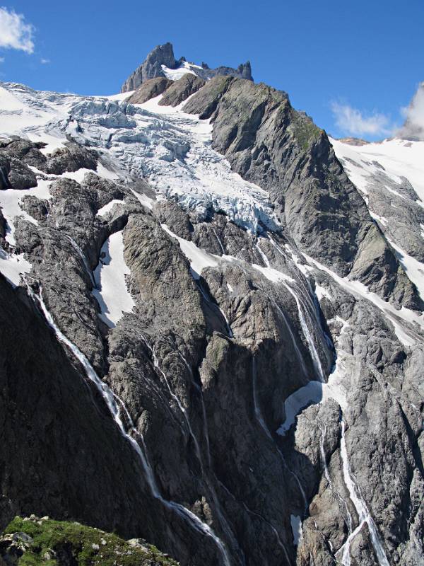 Wie überall, es ist schön zu sehen, wie der Gletscher zieht