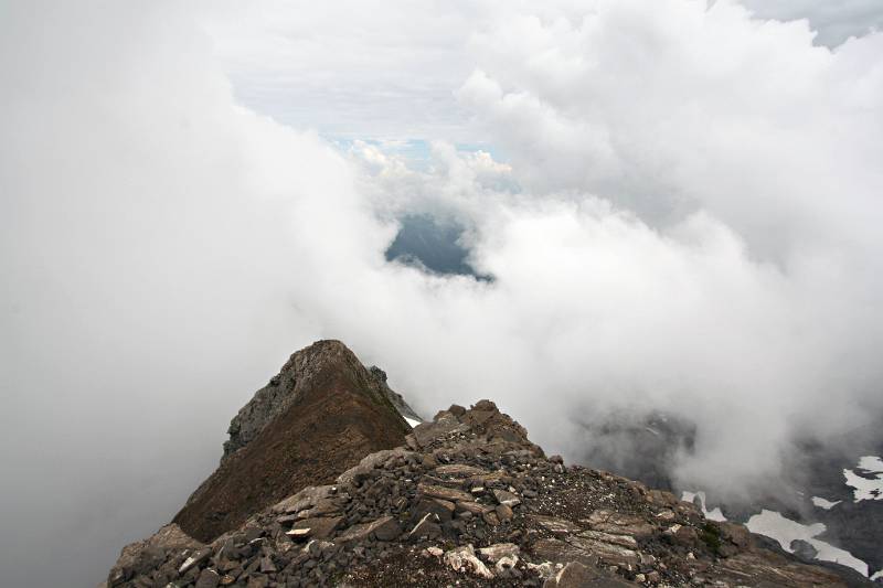 Blaue Lücke in den Wolken