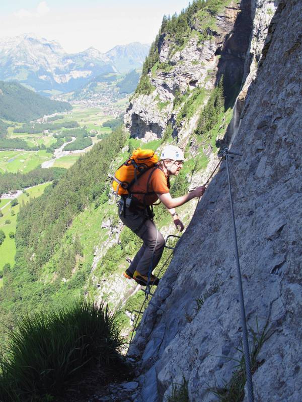 Aufstieg mit Engelberg im Hintergund