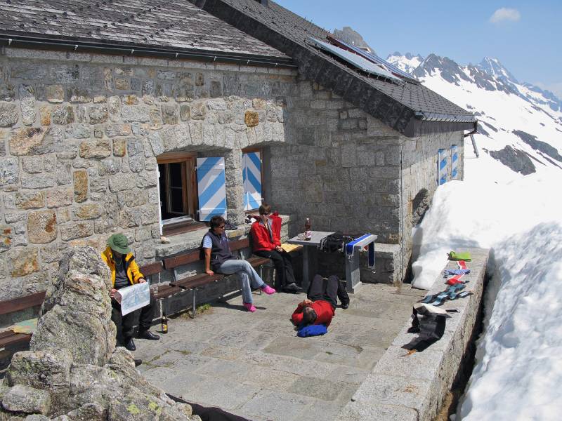 Die warme Terrasse in der Sustlihütte