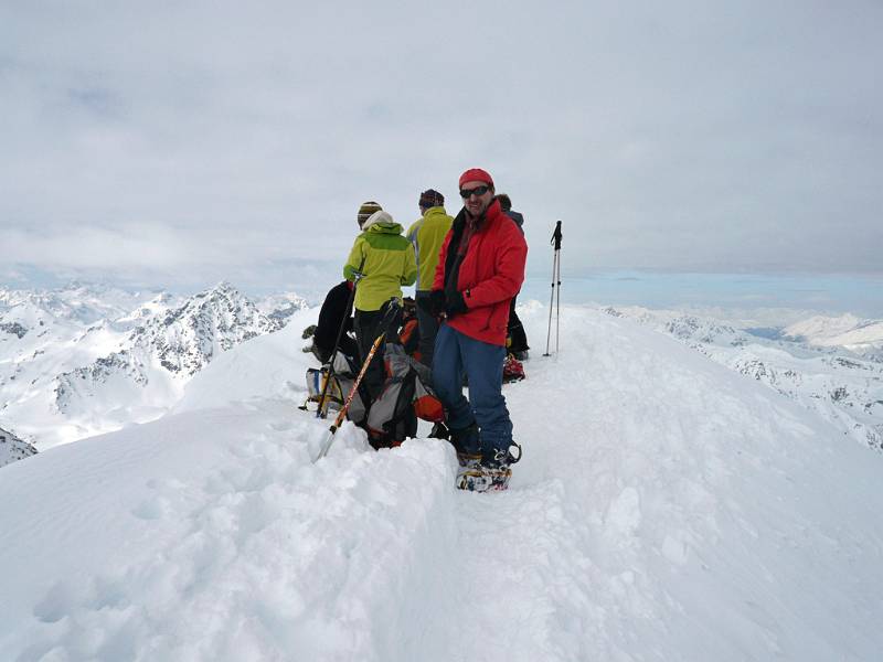 Auf dem Gipfel von Flüela Wisshorn. Foto von Peter