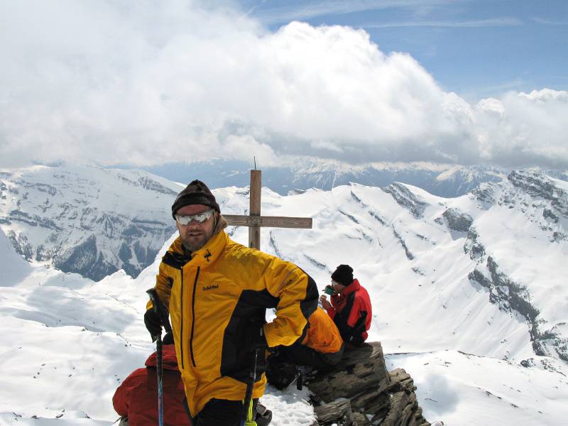 Auf dem Grossstrubel. Im Hintergrund ist Daubenhorn