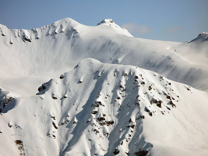 Riedchopf (2570m). Die Tourenspuren sind schön zu sehen