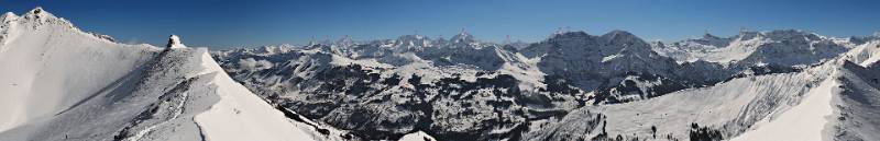 Panorama von Bodezehore 1=Drümännler; 2=Eiger; 3=Mönch; 4=Jungfrau; 5=Blümlisalp; 6=Fründenhorn; 7=Doldenhorn; 8=Bietschhorn;