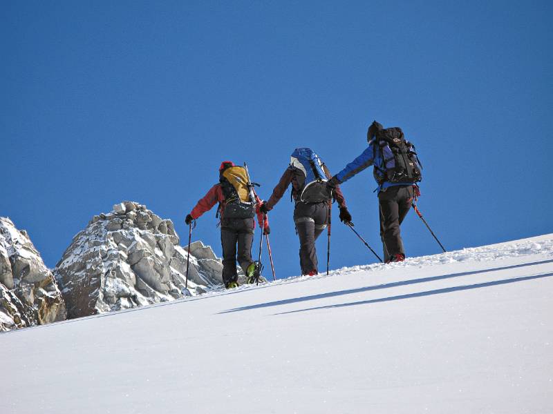 Die Spitze von Cima di Vazzeda ist vorne