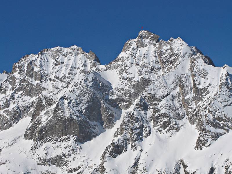 Gipfel gegenüber in der Morgensonne1=Sciora Dadent (3275m)