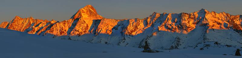 Bietschhorn am Abend ► Zum interaktiven Panorama