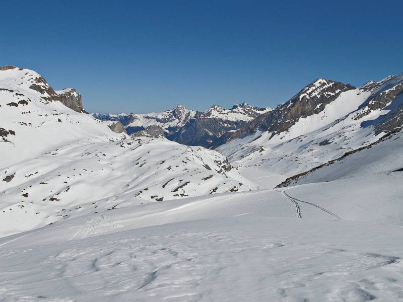 Blick über Daubensee Richtung Kandersteg