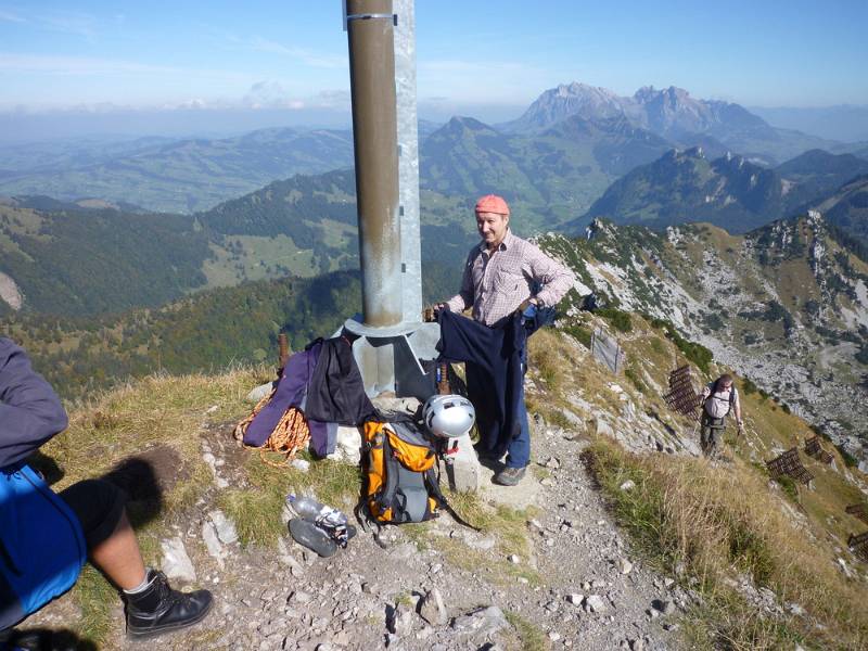 Auf dem Gipfel von Mattstock. Foto von Peter