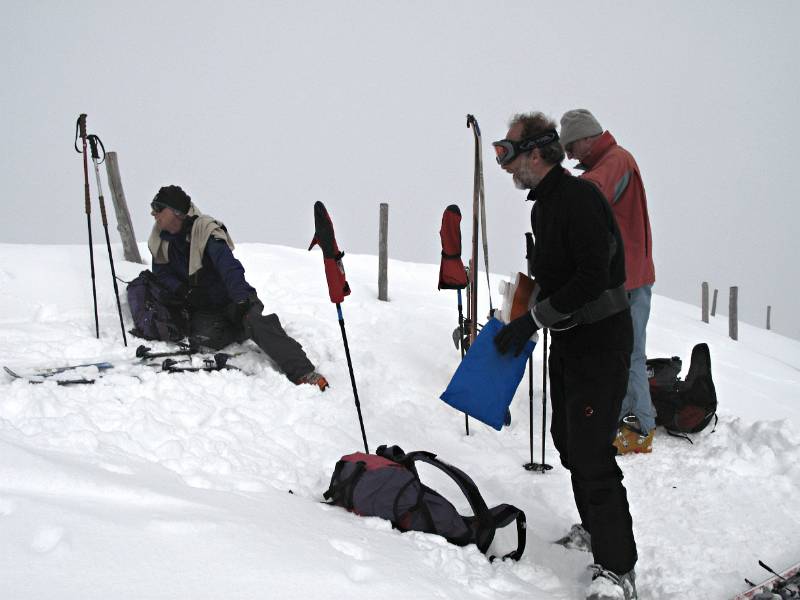 Auf dem Gipfel von Beichle. Es ist wieder Nebel