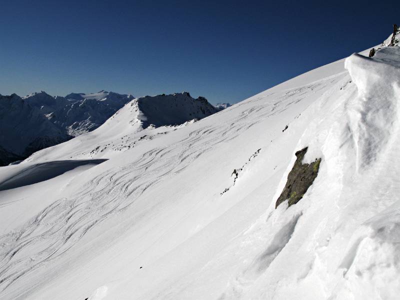 Blick entlang dem Grat mit Gloggentürmli Richtung NW