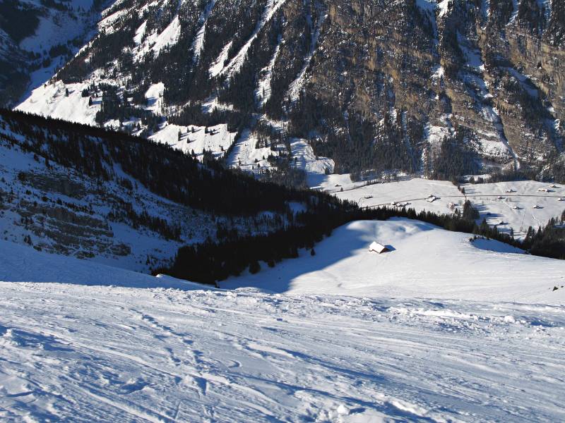 Die Abfahrt geht Richtung Hütte unten