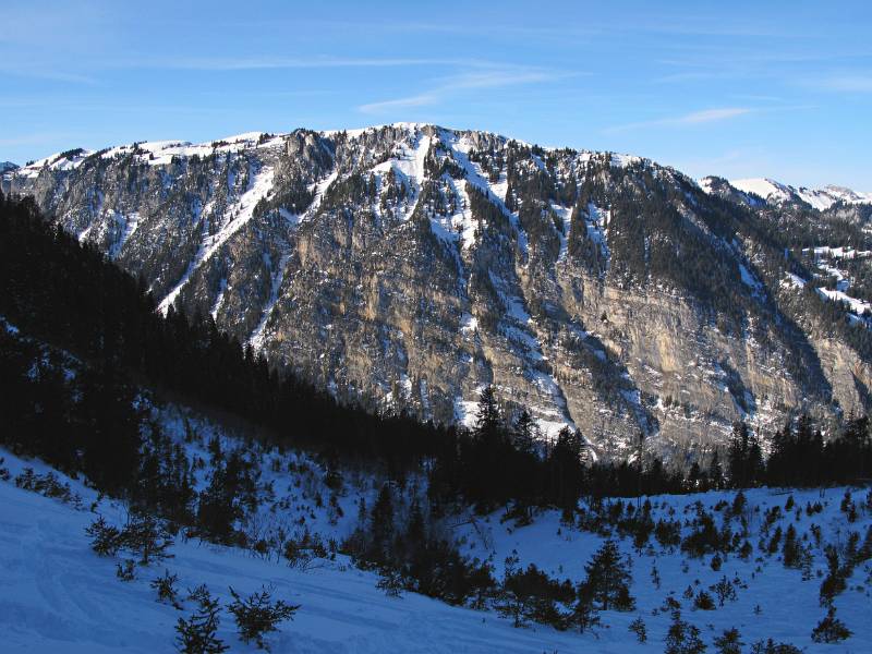 Die Berge auf der anderen Seite von Diemtigtal