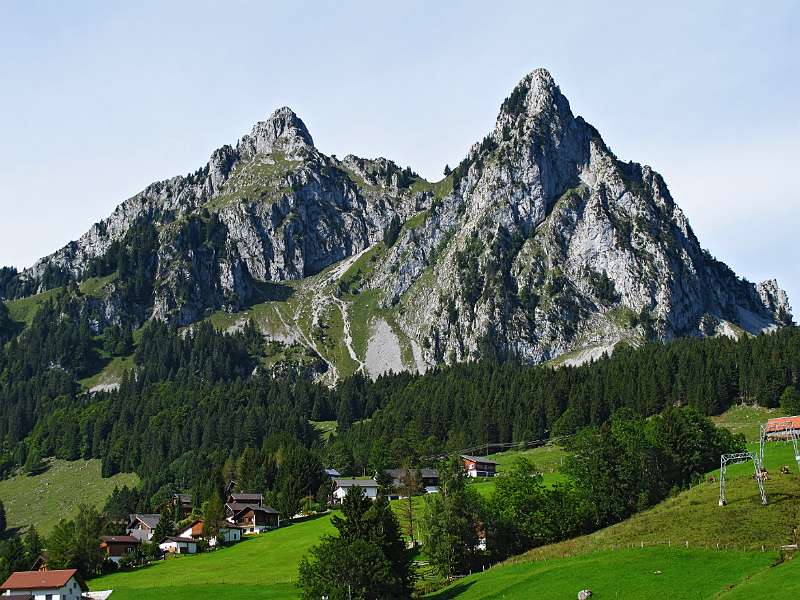 Kl. Mythen links und Haggenspitz rechts kurz nach dem Start in