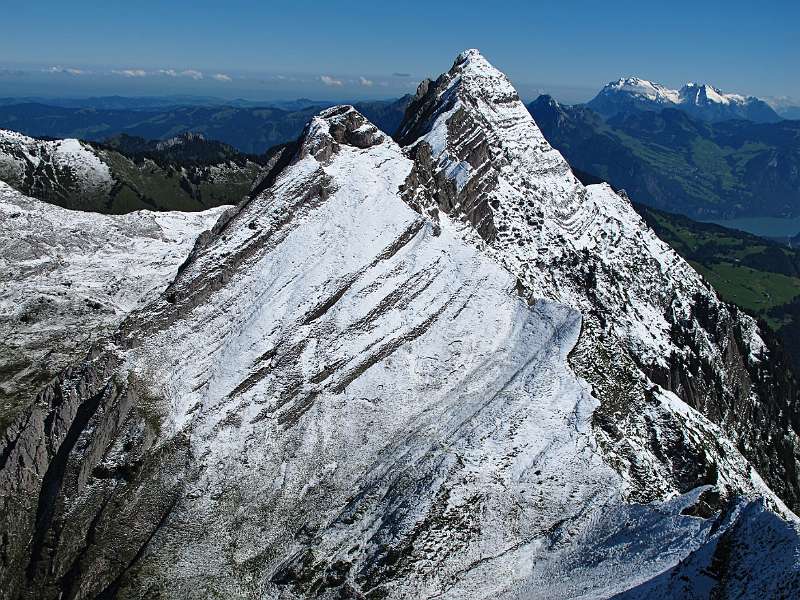 Die Nachbarn von Zindlenspitz aus - vorne ist Rossalpelispitz und ein