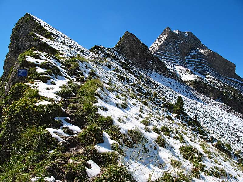 Blick zurück entlang Abstiegsgrat von Zindlenspitz von der Lücke zwischen Zindlenspitz